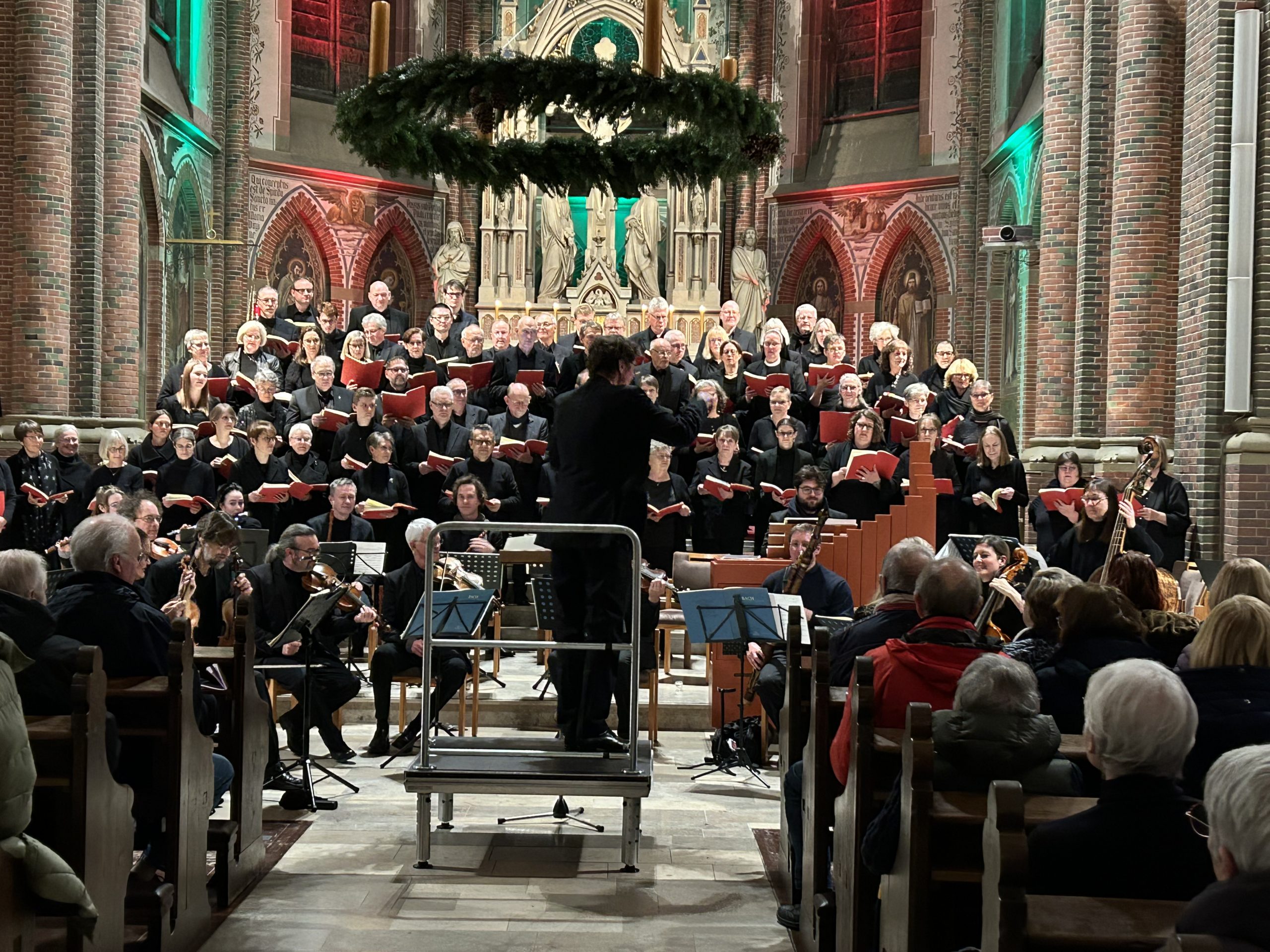 Antoniuschor singt Bachs Weihnachtsoratorium (I-III)